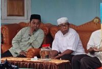 Ketua DPRD Banggai Kepulauan, Arkam Suppu, S.Th., M.H., hadir langsung memberikan penghormatan terakhir pada Prosesi pemakaman yang berlangsung haru pada Rabu (25/2/2026).