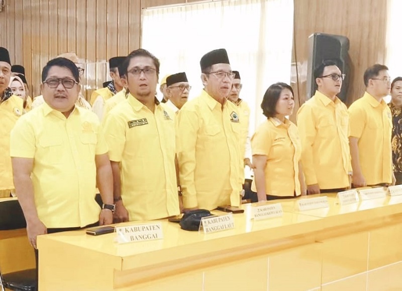 Suhardin menerima Surat Keputusan (SK) sebagai Ketua DPD Partai Golkar Banggai Kepulauan yang berlangsung dalam acara Temu Kader dan Konsolidasi Partai Golkar Sulteng 2026 di Palu, Sabtu (28/2/2026).