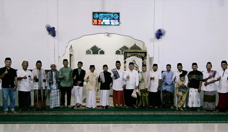 Sekretaris Daerah (Sekda) Banggai Kepulauan, Muh. Aris Susanto, S.E., M.E., sejenak melepas atribut jabatannya, ia hadir sebagai Koordinator Presidium Majelis Daerah Korps Alumni Himpunan Mahasiswa Islam (KAHMI) Banggai Kepulauan, Sabtu (28/2/26).
