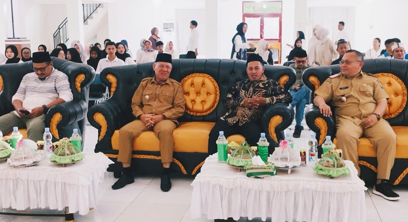 Ketua DPRD Banggai Kepulauan (Bangkep), Arkam Suppu, S.Th.I., M.H menghadiri pelantikan pengurus Ikatan Keluarga Mahasiswa Banggai Makassar (IKMBM) yang digelar di Salakan,  Senin (16/3/2026).