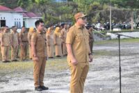 Wakil Bupati Banggai Kepulauan, Serfi Kambey, memimpin apel pagi bersama jajaran aparatur sipil negara (ASN) di lingkungan Pemerintah Kabupaten Banggai Kepulauan, Senin (6/4/2026).