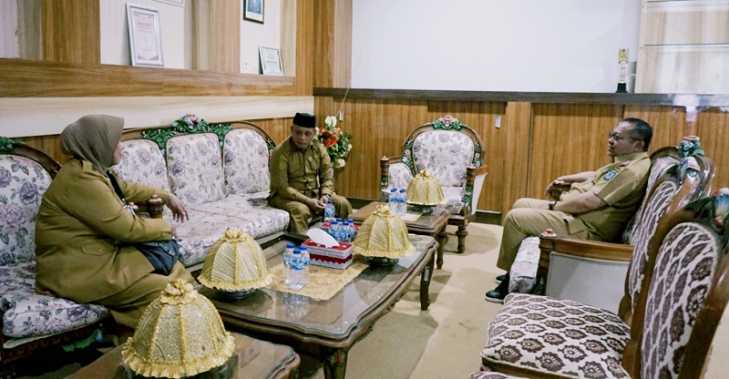 Sekretaris Daerah (Sekda) Kabupaten Banggai Kepulauan, Muh. Aris Susanto, S.E., M.E., melaksanakan pertemuan strategis dengan Sekda Banggai Laut, Saiful U. Usuria, S.E., M.Si., Selasa (28/4/2026).