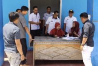  Tim melakukan monitoring dan evaluasi (monev) di sejumlah titik distribusi di Kecamatan Tinangkung dan Kecamatan Tinangkung Utara, Selasa (31/3/26).
