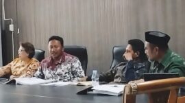 Anggota Komisi III DPRD Banggai Kepulauan (Bangkep), Hur Carlos Pouwano, S.Th., memberikan apresiasi kepada Pemerintah Daerah atas langkah pembagian tiga zona pengelolaan rumput laut.
