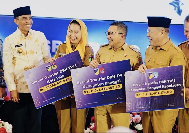 Bupati Banggai Kepulauan, Rusli Moidady, ST., MT., AIFO, menghadiri Musyawarah Perencanaan Pembangunan (Musrenbang) RKPD 2027 Provinsi Sulawesi Tengah, di Grand Sya Hotel, Palu, Senin (27/4/2027).