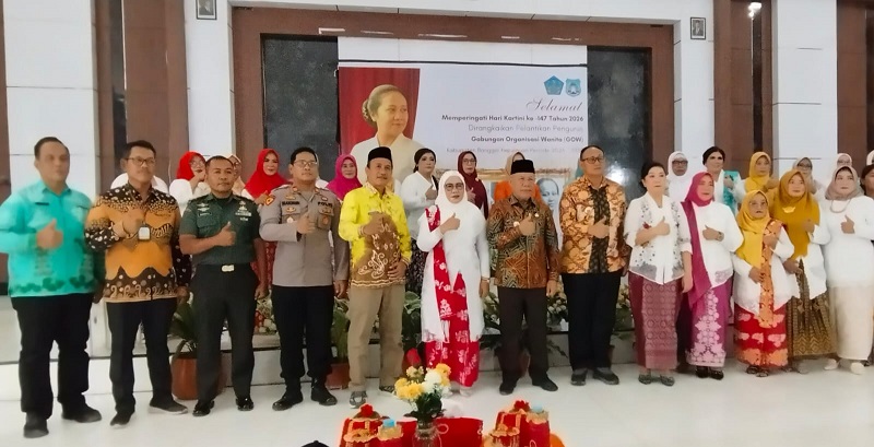 Bupati Banggai Kepulauan Rusli Moidady memanfaatkan momentum Hari Kartini Ke-147 untuk melantik Pengurus Gabungan Organisasi Wanita (GOW) masa bakti 2026–2030, Selasa (21/4/2026).