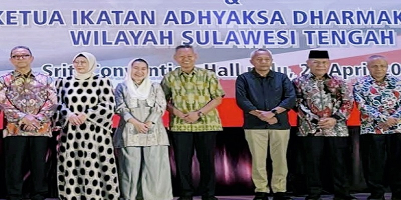 Bupati Banggai Kepulauan (Bangkep), Rusli Moidady, ST., MT., AIFO, menghadiri acara pengantar tugas Kepala Kejaksaan Tinggi (Kejati) Sulawesi Tengah, Minggu (26/4/2026).