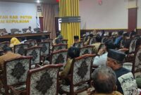 Sekretaris Daerah Banggai Kepulauan, Moh. Aris Susanto, S.E., M.E., memimpin rapat koordinasi yang digelar Bagian Ekonomi Setda, Senin (6/4/2026).