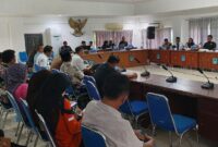 DPRD Banggai Kepulauan menggelar rapat pembahasan Rancangan Peraturan Daerah (Ramperda) perubahan Perda Nomor 7 Tahun 2024 tentang perubahan status Perseroan Terbatas (PT) Trikora Salakan menjadi Perseroan Daerah (Perusda) Salakan, yang dipimpin Sartun Landengo, SH. Dihadiri bersama Wakil Ketua DPRD H. Suhardin Sabalino, serta anggota DPRD Harianto L. Sadardi, SPd.I, Badrin Liato, SH, Hur Carlos Pouwano, STh, Sri Yeni, SE, Irwanto T. Bua, SH, dan Hamira Said, SE.
