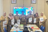  Direktur RSUD Luwuk, dr. Budiyanto Uda’a, Sp.KFR., M.Ked.Klin., menandatangani perjanjian kinerja bersama para kepala bagian (kabag) dan kepala bidang (kabid), Selasa (14/4/2026).
