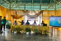 Wakil Bupati Tojo Una-Una, Hj. Surya Lapasiri, membuka kegiatan Rapat Kerja (Raker) Dinas Pendidikan dan Kebudayaan Kabupaten Tojo Una-Una di Desa Bonevoto, Kecamatan Ulubongka,Sabtu (18/4/2026).