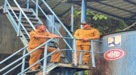 Bupati Ilham Lawidu didampingi Kadis PUPR Tojo Una-Una, Asfan Supu, meninjau kondisi Sistem Penyediaan Air Minum (SPAM) di Desa Urundaka, Kecamatan Ampana Tete,Senin (18/5/2026), guna memastikan pelayanan air bersih bagi masyarakat berjalan optimal.