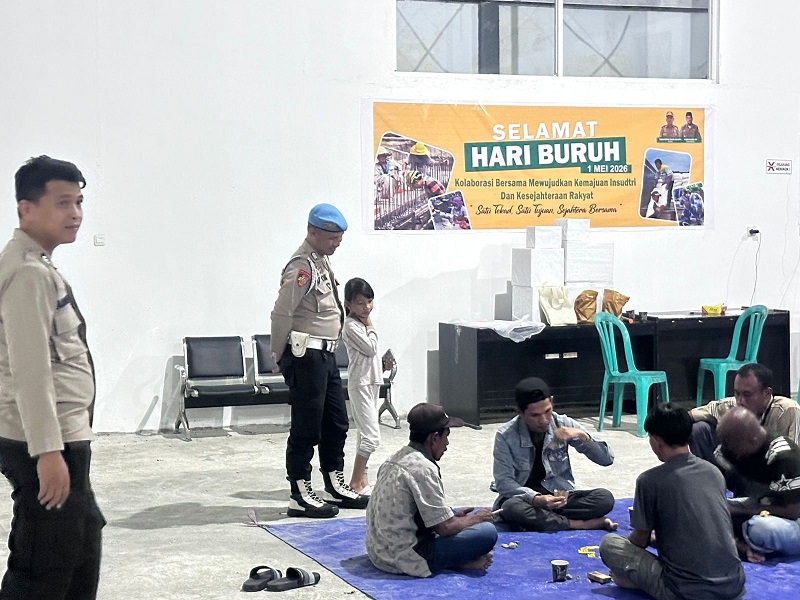 Polres  Tojo Una-Una menggelar lomba domino di Gedung serba guna  Pelabuhan Ampana, Sabtu (2/5/ 2026) malam.