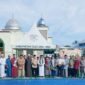 Kepala Lapas Kelas IIB Ampana, Febriyansyah, bersama jajaran petugas dan warga binaan berfoto bersama usai pelaksanaan Salat Iduladha 1447 Hijriah/2026 Masehi di Lapas Kelas IIB Ampana, Rabu (27/5/2026).