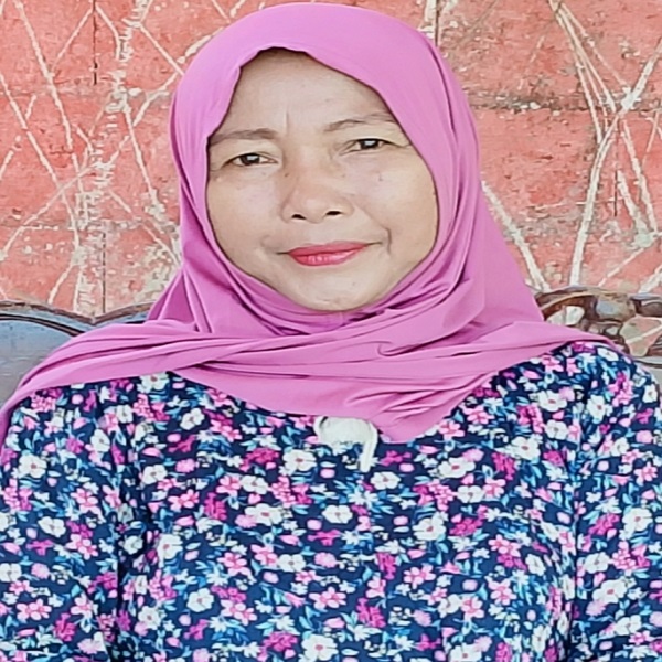 Kepala Desa Uematopa, Berlian Agustina. (ist)