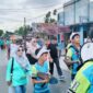 Bupati Tojo Una-Una Ilham Lawidu bersama Ketua Tim Penggerak PKK Kabupaten Tojo Una-Una, Hajar Lawidu, turut ambil bagian dalam Karnaval Budaya memperingati Hari Pendidikan Nasional (Hardiknas) 2026 di Ampana Kota, Sabtu (2/5/2026).