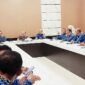 Wakil Bupati Tojo Una-Una, Surya Lapasiri, didampingi Kepala Bapperida Muhamad Arsyad, memimpin rapat evaluasi pemutakhiran Data Tunggal Sosial Ekonomi Nasional (DTSEN) di Ruang Rapat Kantor Bupati Tojo Una-Una, Rabu (20/5/2026).
