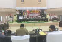Suasana pembacaan doa pada pembukaan Rapat Paripurna DPRD Tojo Una-Una, Rabu (20/5/2026)