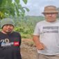 Kadis PUPR Tojo Una-Una, Asfan Supu bersama Kabid Bina Marga Andi Laskaria meninjau langsung lokasi perbaikan ruas jalan di Dusun Paria, Minggu (17/5/2026).