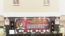 Wakil Bupati Tojo Una-Una Hj. Surya Lapasiri menghadiri rapat paripurna DPRD Tojo Una-Una terkait penutupan masa persidangan II dan pembukaan masa persidangan III tahun 2026, Rabu (20/5/2026).
