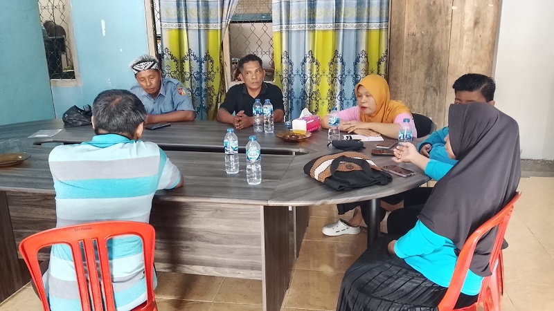Rapat sunatan Masal Kecamatan Ampana Tete Jumat. Jam 09.00 Pagi tadi tempat Kantor Desa Uebone