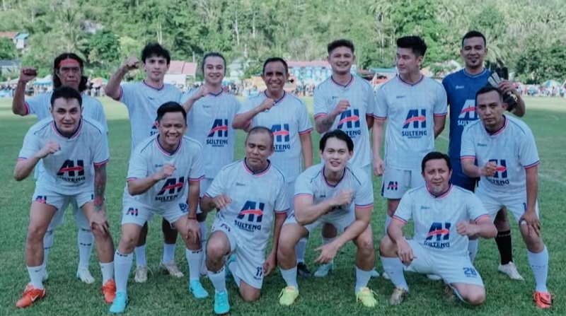 Penutupan Turnamen Sepak Bola Piala Berani Donggala 2026 berlangsung meriah di Lapangan Persido Donggala, Senin (1/6/2026).