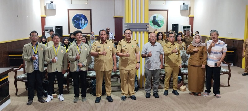 Wakil Bupati Banggai Kepulauan Serfi Kambey membuka rapat Koordinasi antara Pemda Bangkep bersama perwakilan Mahasiswa KKN UGM Yogyakarta, senin 29 Juni 2026.