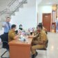 Pimpinan Bank Sulteng Cabang Ampana, Fikri Adam, S.Sos., M.M., memantau pelaksanaan pemeriksaan kesehatan gratis bagi nasabah di Kabupaten Tojo Una-Una, Selasa (2/6/2026).