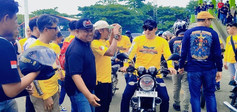 Bupati Tojo Una-Una, Ilham Lawidu, resmi membuka Jambore Yamaha RX King Indonesia Regional VI Sulawesi di Lapangan Kota Bumi Mas Uemalinku, Kecamatan Ratolindo, Sabtu (28/6/2026)
