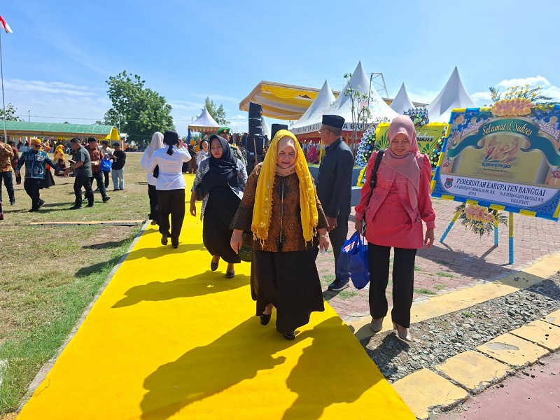 Wakil Bupati Tojo Una-Una Surya Lapasiri menghadiri puncak peringatan HUT ke-18 Kabupaten Sigi, Rabu (24/6/2026).