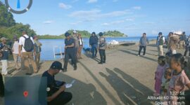 Bupati Tojo Una-Una, Ilham Lawidu, memimpin langsung pertemuan dan survei lapangan di Desa Lebiti, Kecamatan Togean, Senin (22/6/2026)