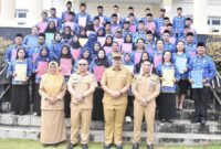 Wakil Bupati Banggai Kepulauan, Serfi Kambey, menyerahkan 53 SK Kepala Sekolah Bangkep dalam apel gabungan perangkat daerah, Senin (8/6/2026).