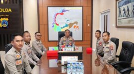 Suasana penyambutan perwira baru lulusan SIP Angkatan ke-55 di Mapolda Sulteng yang dipimpin langsung oleh Kapolda Sulteng, Senin (6/7/2026).(dok.: Humas Polda Sulteng)