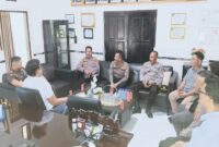 Perkuat Koordinasi Wakapolres Tojo Una Una Kompol Junus Djoni Achpah bersama jajaran Pejabat Utama (PJU) Polres Tojo Una Una melakukan silaturahmi ke Kantor Kejaksaan Negeri Tojo Una Una, Selasa (14/7/2026).