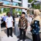 Wakil Menteri Pendidikan Dasar dan Menengah (Wamendikdasmen) Fajar Riza Ul Haq, meninjau revitalisasi di SLB M Surya Bangsa Kab. Kendal yang memperoleh bantuan berupa pembangunan dua ruang kelas, satu perpustakaan, dan satu ruang keterampilan bagi 111 peserta didik, Kamis (9/07/26). 