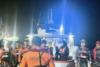 Tim SAR gabungan melaksanakan debriefing sebagai penanda berakhirnya Operasi SAR terhadap ABK Speedboat Mister Un setelah tujuh hari pencarian di perairan Tojo Una-Una.
